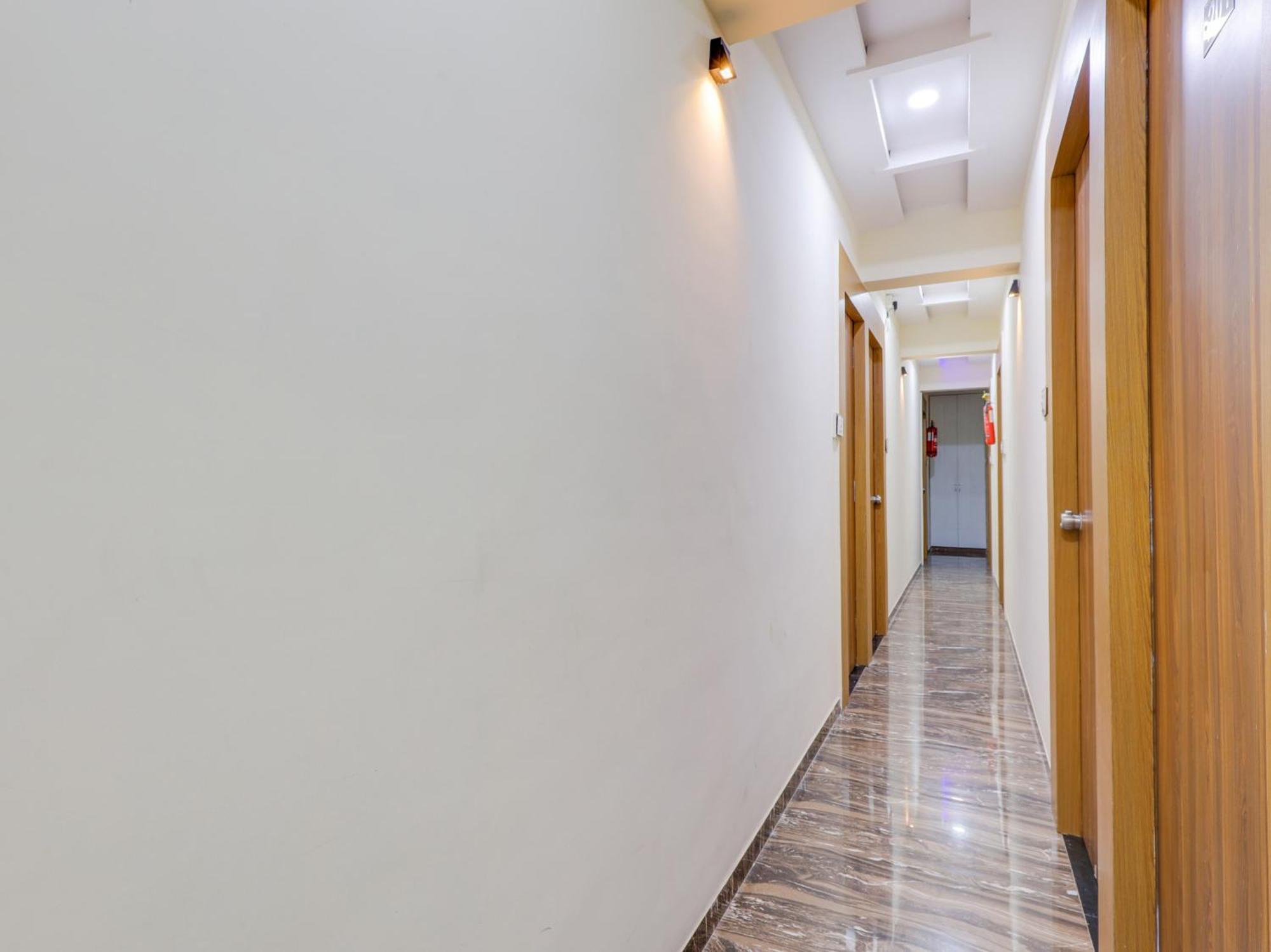 Hotel O Kb Villa Ahmedabad Luaran gambar